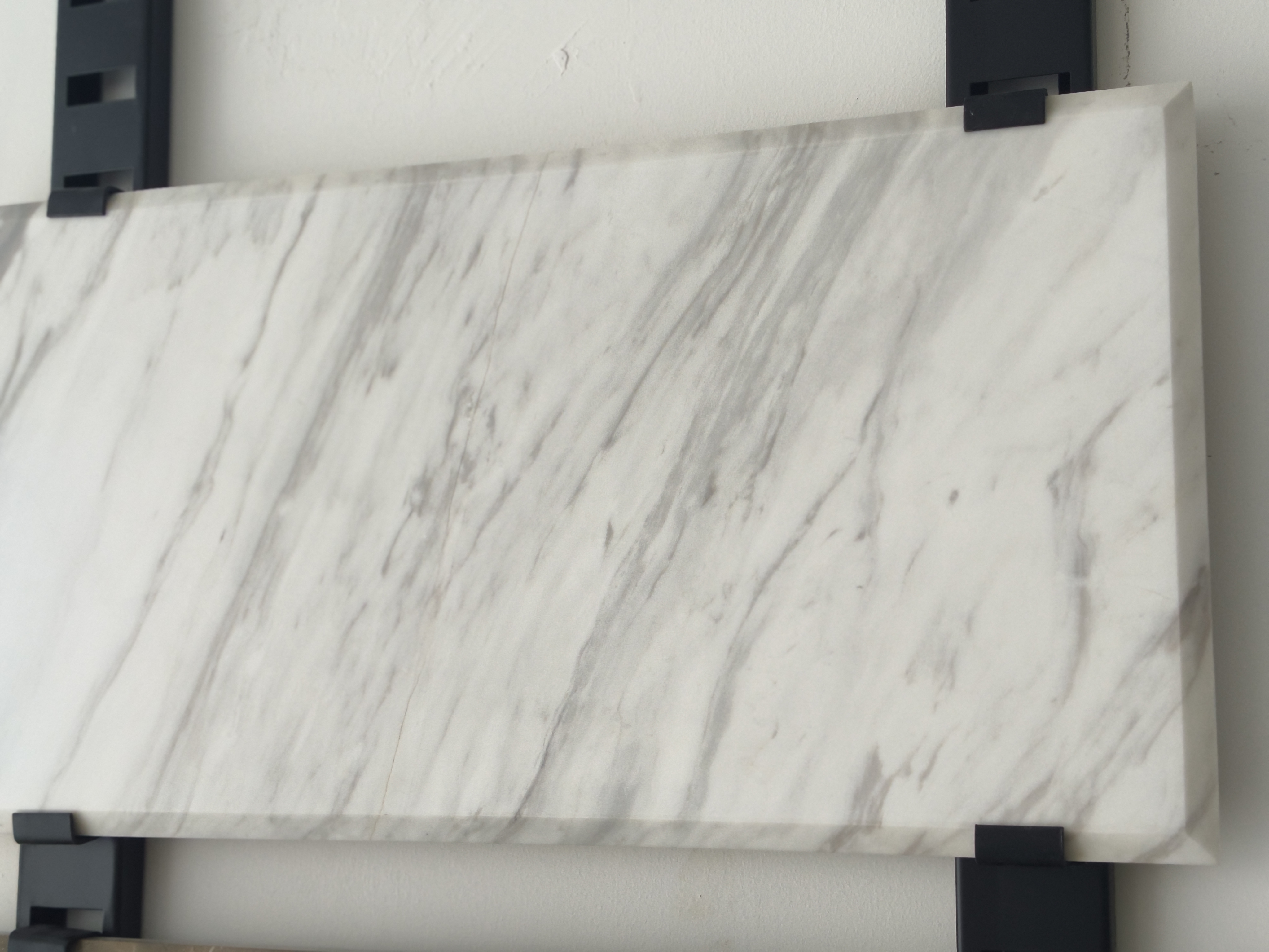 Volacas white