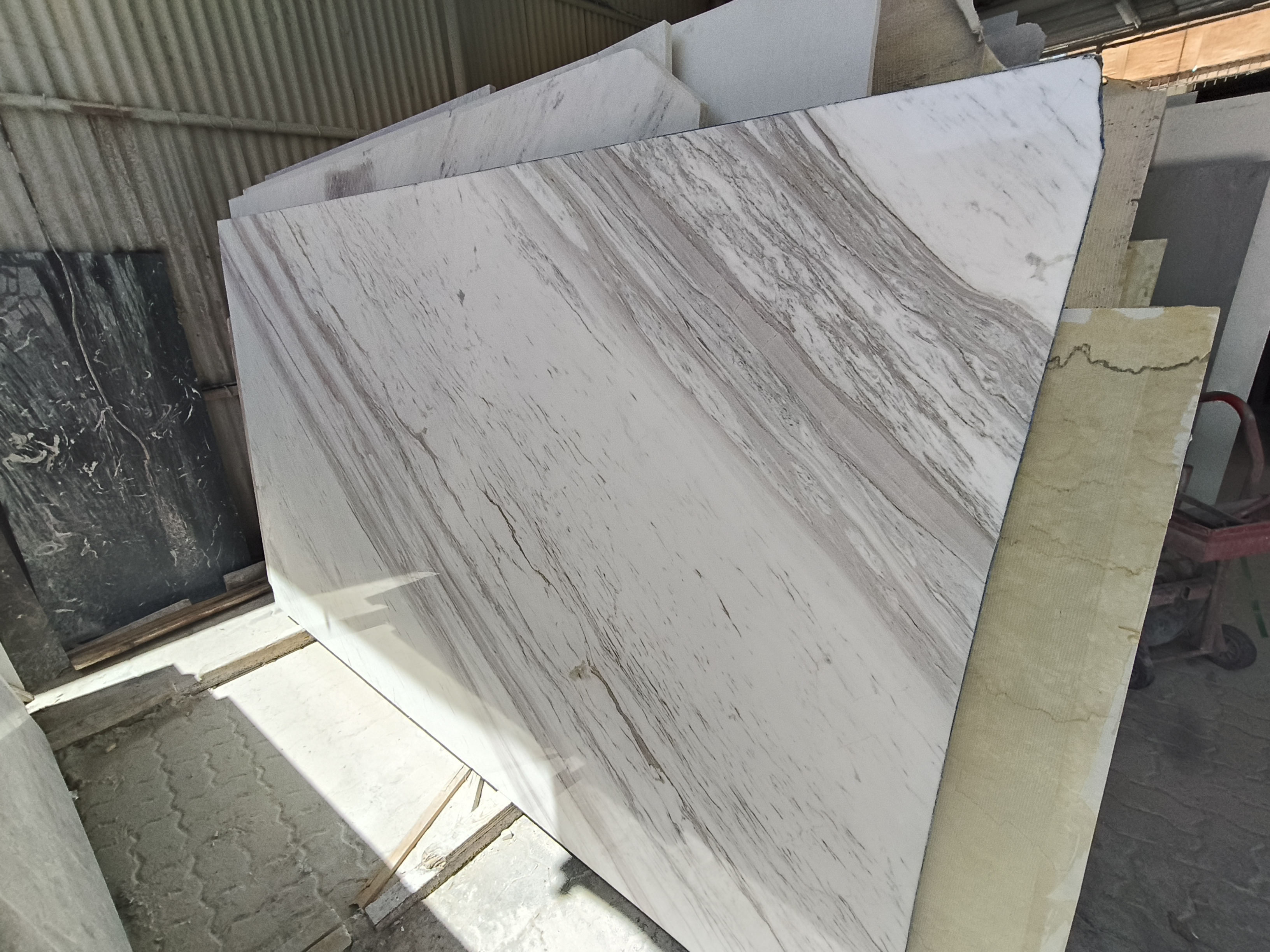Volacas white